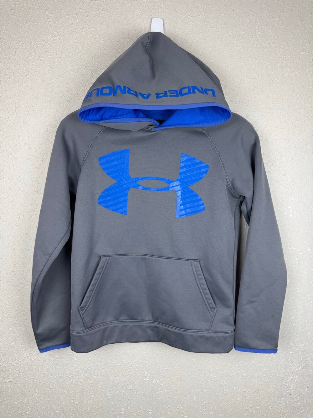 (Yth M) Under Armour Hoodie